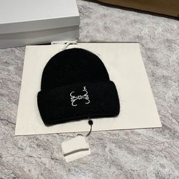 Gorro de designer em lã de malha boné chapéu para homens mulheres moda carta beanies anagramas chapéus bege cashmere bonnets bonés acessórios de inverno cabelo de coelho rosa