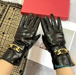 Metal Letter Chain Gloves Plus Velvet Thick Gloves Warm Leather Mittens Luxury Lambskin Mitten With Box