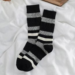 Women Socks Women's Vintage Striped 2023 Fashion All Match Mid-Tube Spring Autumn Casual Harajuku Korean Sport