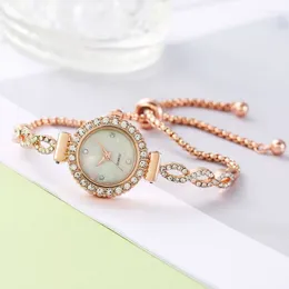 Wristwatches Watch Women Fashion Diamond-encrusted Round Ladies Winding Pattern Freely Adjustable Bracelet Lady Quartz