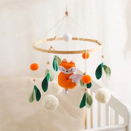 Mobiles Baby Rattles Crib Toy Cartoon Shape Wooden Mobile born Music Bed Bell Hanging Holder Bracket Infant Gift 231017