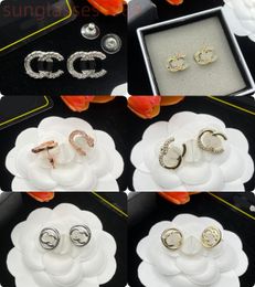 Z01 Hot selling high-quality letters, sweet temperament, diamond studded earrings, pearl earrings