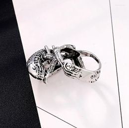 Cluster Rings 1 Pcs European Punk Stereoscopic Lizard Large Ancient Metal Color Cool Animal Demon Ring For Unisex Jewelry R139-5