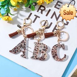 Fashion Leopard Print Acrylic Letter Key Chain Men and Women Car Bag Pendant 26 English Alphabet Keyring Tassels Hanging Gifts