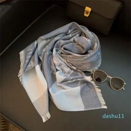 2023 Designer scarf style silver silk line soft cashmere sunscreen fabric scarf suitable for all seasons shawl