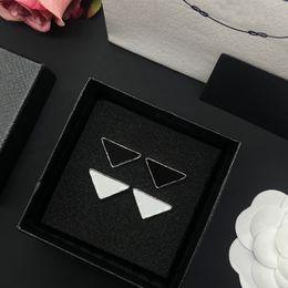 High Quality Triangle Letter Stud Black White Earring Womens Mens Fashion Jewellery Classic Earring Ornaments Accessories For Gift Party