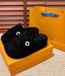 2023 Woman sheep fur flats Monograms lug sole Star Embroidery Warm wool shoes sandal luxury designer slip-on black white brown mules shoes 35-41Box