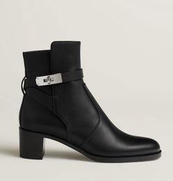 2024 Moda di alta qualità Martin Designer Stivali Scarpe da donna Stivaletto Tasca Nero Pr Stivali romani boodels Ispirato da combattimento Bianco Cowboy Chelsea boot ada Donna