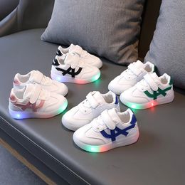 Flat shoes Children Casual Running Shoes With Light LED Boys Girls Fashion Sneakers Spring Lighted Non-Slip Sport Shoes Luminous Boots 231019
