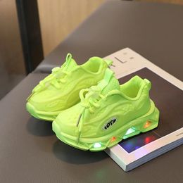 Flat shoes LED Children Glowing Shoes Baby Luminous Sneakers Boys Lighting Running Shoes Kids Breathable Mesh Sneakers Size 21-30 231019