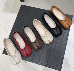 2023 Spring and Autumn New Bean Shoes Women's Shoes Split Toe Pig Feet Shoes Lazy Toe Horse Feet Shoes Flat Sole Single ShoesVB N