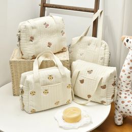 Diaper Bags Cute Bear Bag Maternity Packs Baby Items Organiser Nappy Stroller Mommy Car Caddy Diapers Handbags Mother Kids Sac 231019