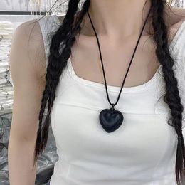 Pendant Necklaces Vintage Balck Neck Chain Classic Romantic Heart For Women Trendy Jewellery Exquisite Korean Fashion Jewellery