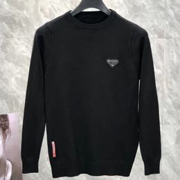 2024 Erkek Sweaters Yün harflerle yün desen renkli yuvarlak boyunlu tişörtüler örgüler uzun sleeevs unisex outwears sıcak tepeler prad sweater s-3xl