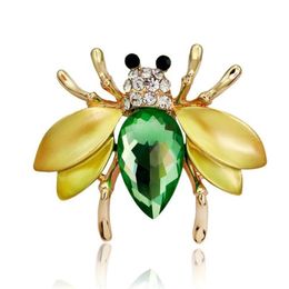 Pins Brooches Europe Fashion Corsage Cute Bee Pin Brooch Crystal From Swarovskis 2021 Unisex Fit Women And Man320I