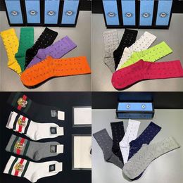 With Box Mens Designer Socks Womens Fall Winter Knitting Animals Print Fashion Tiger And Wolf Head Sock Embroidery Cotton Casual C232Y