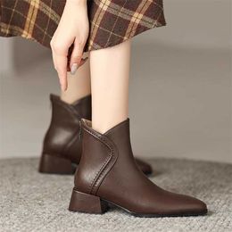 Top Boots Brown Pointed Thick Heel Short for Women's New Spring Autumn Single Boot English Style Mid Soft Leather Chelsea