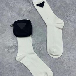 Womens Underwear Fashion Sock Designer Socks with Bag and Triangle Badge Women Trendy Sexy Hosiery 2 Colours Lady Undrewears S249E
