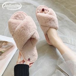 Slippers Winter Women Fashion Cross Fluffy Fur Slipper Home Slides Platform Flat Indoor Floor Flip Flops Ladies Shoes 2024 231019