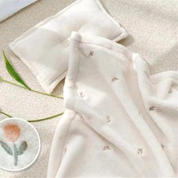 Blankets Autumn Winter Embroidery Baby Blanket Throws Coral Fleece Soft Born Infant Swaddle Wrap Bebes Bedding Stroller Cover