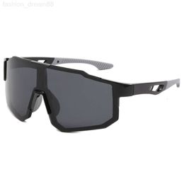 2024 Polarised Cycling Sunglasses Photochromic Lens Big Frame Custom Youth Sport Sunglasses For Women And Men