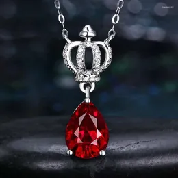 Pendant Necklaces Foydjew Luxury Simulation Ruby Women's Gold Plated Clavicle Chain Mozambique Red Zircon Crown