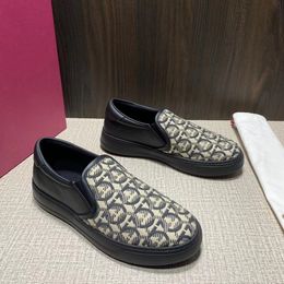 Designer Gancini Men Sapatos casuais Marca de luxo Mens couro de borracha de baixo lazer