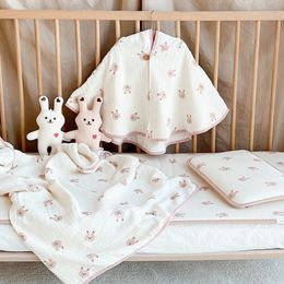 Blankets Swaddling Gauze Blanket Muslin Cotton 90x130cm Double-layer Towel for borns Swaddle Baby Summer Quilt Comforter Bed Cover 231017