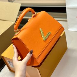 Hot Luxury Designer Bag Shoulder Lady Twist Clutch Classic Design Grace Plain Colours Women Soft Real Leather Louies Handbag Fashion Brand Handle Purse Wallet Bags