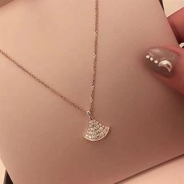 Fashion luxury small skirt diamond necklace ladies fan-shaped pendant rose gold creative high-quality gift271R