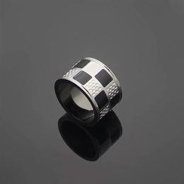 Europe America Fashion Style Rings Men Lady Womens Black Silver-color Metal Engraved V Initials Plaid Lovers Ring Size US6-US9292T