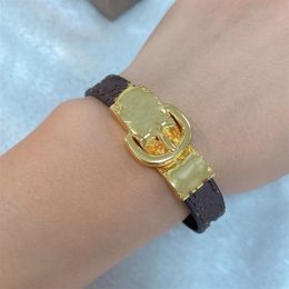 Gold Fashion Leather Bracelet for Woman Gold Buckle High Quality Black Leather Bracelet Couple Jewellery Charm Bracelet Supply248q