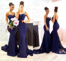 Hot Navy Blue Simple 2023 Brudtärklänningar Sweetheart spetsar applikationer golvlängd sjöjungfrun prom party klänning pärlor lång piga av hedersklänningar