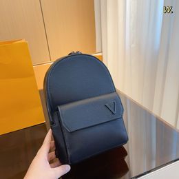 Designer man Backpacks Style for men 5A Genuine leather School Bag Fashion Michael Discovery Backpack Shoulder crossbody bag Travel business package M57079