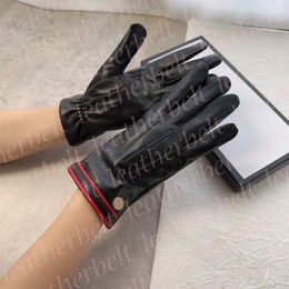 Designer Women Leather Gloves Classic Letter Black Sheepskin Mitten Winter Plush Touch Screeen Gloves Winproof Warm Ski Gloves