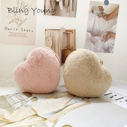 Evening Bags Luxury Valentine Bridal Wedding Rabbit Fur Heart Shape Women Party Purse Dinner Banquet Clutch Girls Evening Bag 231019