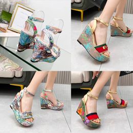 Designer Sandals Wedge Platform Sandal Summer Beach Leather Sandal Designer Shoes High Heels With Flowers Tiger Green Stripes Wedding Dress Shoes With Box NO379