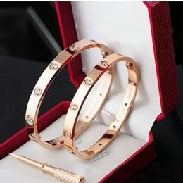 A Designer Cartres Screw Bracelet Fashion Luxury Jewelrys Trendy Bangle 18k Gold 18k gold Women Men Nail Bracelets Silver Classic Jewellery A43X