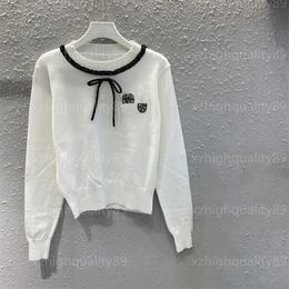 Women Designer Sweater Jumper Knitwear White Base Shirt Letter Studded Black Ribbon Decoration Long Sleeved Round Neck Soft Sweaters Womens Pullover