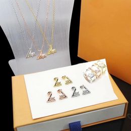 Europe America Fashion Jewellery Sets Lady Womens Gold Silver-color Metal Engraved V Initials Setting Diamond Volt Necklace Earrings256C