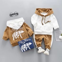 Clothing Sets Baby Boys Clothes Sets Spring Autumn Long-Sleeve Hooded TopsPants Kids Boys HoodiesTrousers 2 PCS Sportswear Suits 231020