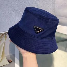 Designers Bucket Hats Fashion Luxurys Blue Triangle Letters Fisherman Hat High Quality Corduroy Baseball Caps Unisex Trendy Vintage Sunhats