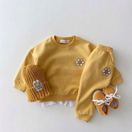 Clothing Sets Infant Clothing for Baby Girls Clothes Sets Autumn Winter born Baby Boys Floral Sweatshirt Pants 2pcs Baby Designer Clothes 231020
