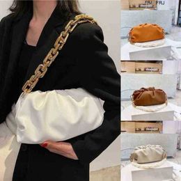 Bottegaavenetas Bags Pouch Cloud Bag Chain Summer New Underarm Womens High Sense Wrinkled Dumpling Leather Hand Have Logo