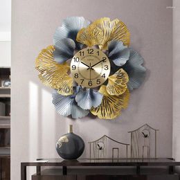 Wall Clocks Chinese Ginkgo Leaf Living Room Clock Artist Decorates With Light Luxury American Simple Handmade Decoration