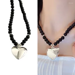 Pendant Necklaces Fashion Heart Vintage Clavicle Chain Black Imitation Pearl Beaded Neck Jewelry Collar Necklace