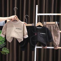 Clothing Sets Korean Spring Autumn Children Boy 2PCS Clothes Set Long Sleeve Letter Sweatshirt Jeans Pants Suit Toddler Baby Boy Outfit 231020