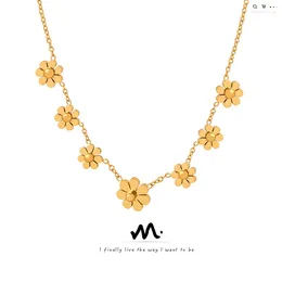 Chains High-Grade Light Luxury Classic 7 Small Chrysanthemum Clavicle Necklace Stainless Steel Plated 18K Real Gold Orname