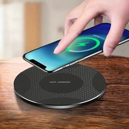 Cell Phone Mounts Holders 10W Wireless Charger Pad Stand Desktop Ultra thin Mobile Fast Charging Dock Station For 231019