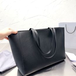 Fashion Designer bag The latest runway counter limited super style size 36X28 shopping bag Hand-held crossbody bag